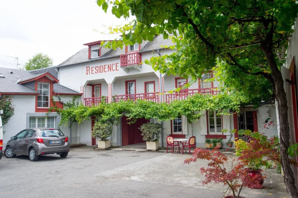 Le Clos du 5 - Appart Hotel Bagneres - Photo 1