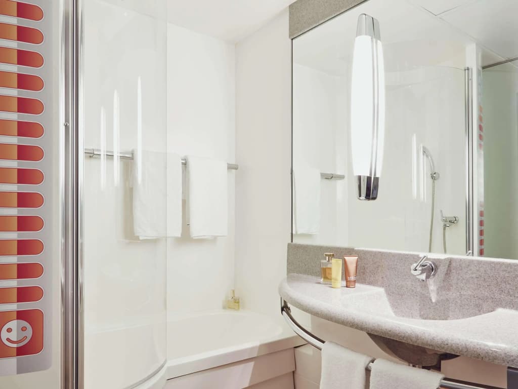 ibis Styles Marseille Provence Aéroport - Miniature 8