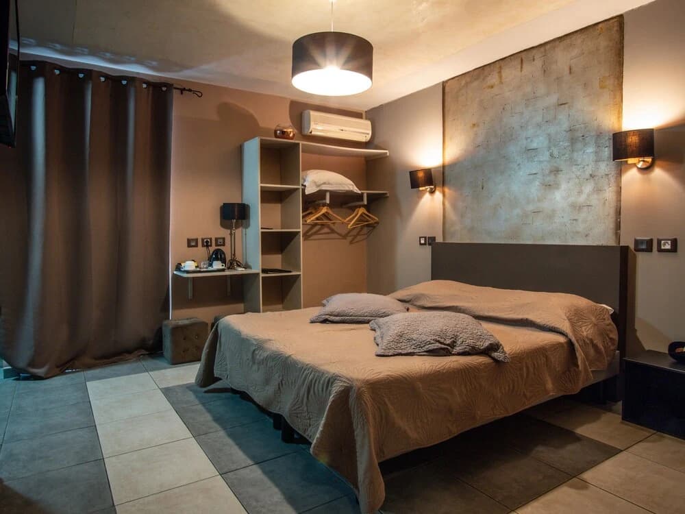 Sud Hôtel - Miniature 6