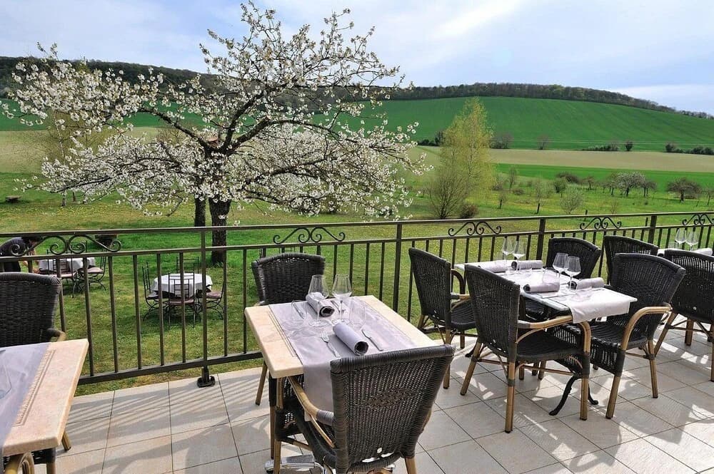 Est Garden Hotel - Photo 4