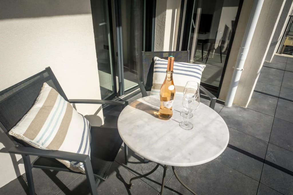 Modern 1 Bed Apartment in Prestigous Area of Cannes a Short Walk to the Croisette and the Palais - 1903 - Miniature 6