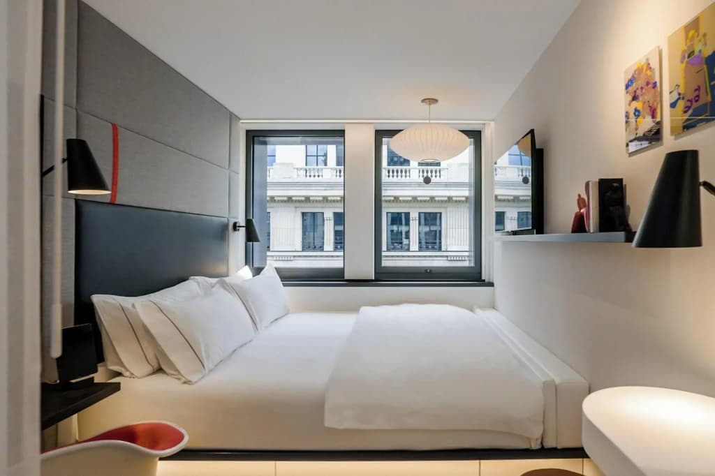citizenM Paris Champs-Élysees Hotel - Photo 3