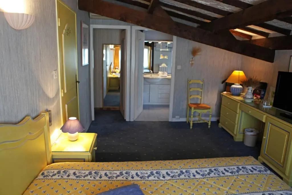 L'Hacienda - Photo 5