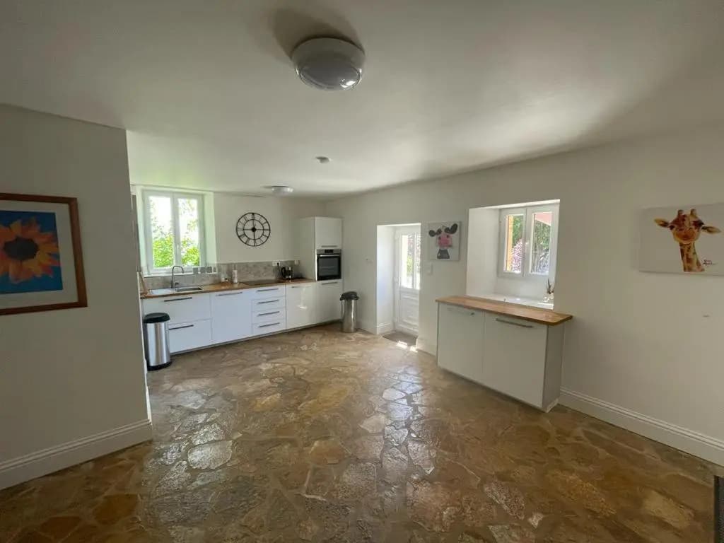 Beautiful 4 bedroom country cottage sleeps 7 - Miniature 8