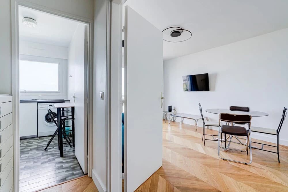 Montparnasse View Nice 1 Bedroom in Montparnasse - Photo 4