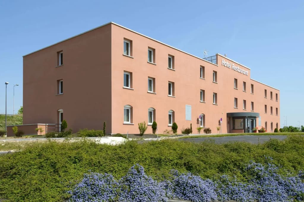 Brit Hotel Reims Croix Blandin - Photo 1