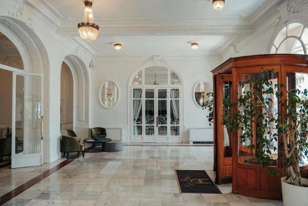 Hôtel Le Royal - Photo 2