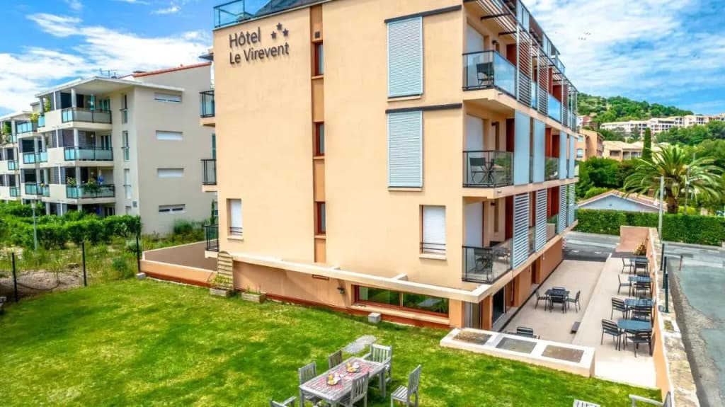 Sure Hotel by Best Western Saint-Raphael Le Dramont - Photo 1