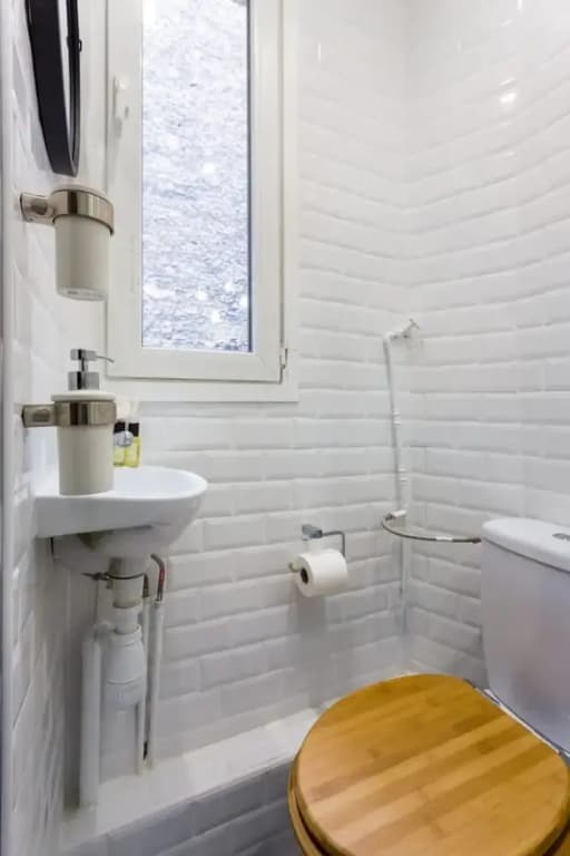 Cozy Studio in the Heart of Paris - Miniature 8