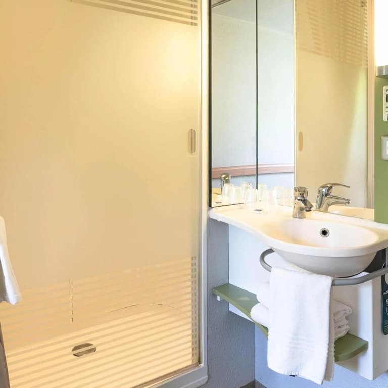 ibis budget Saint-Pourçain-sur-Sioule - Miniature 8