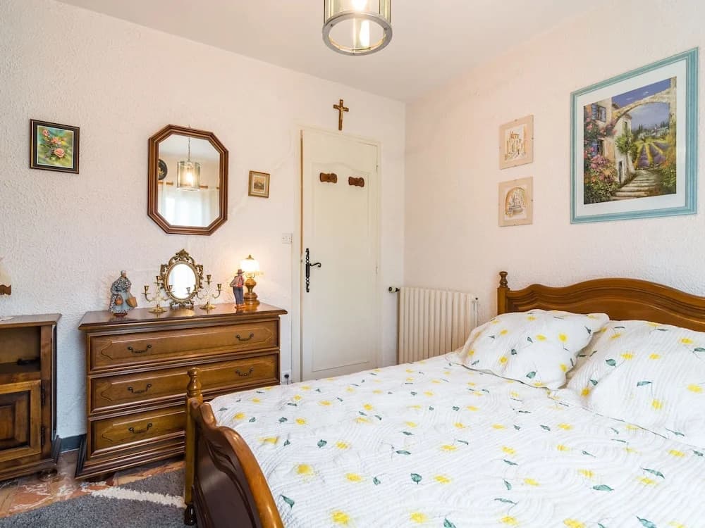 Beautiful Holiday Home in Lorgues with Garden - Photo 5