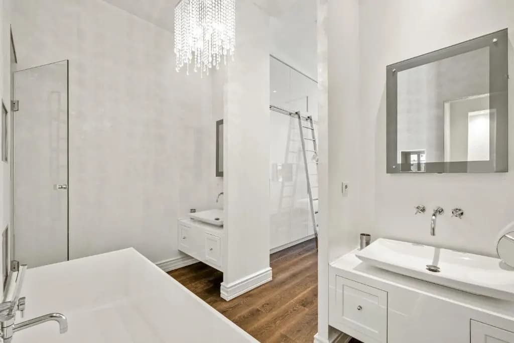Croisette Luxury Waterfront - Photo 1