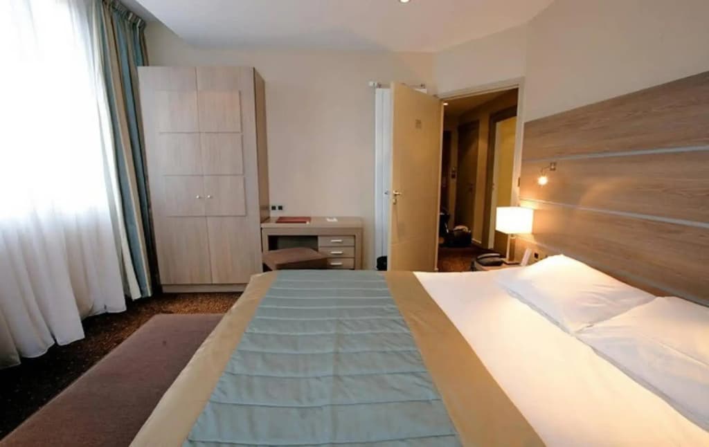 Hôtel Bristol - Miniature 6