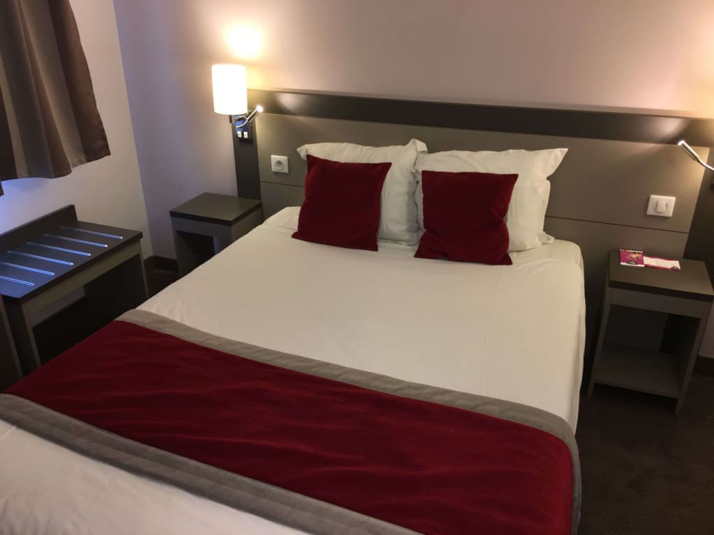 Brit Hotel Confort Roissy Saint-Witz - Photo 5