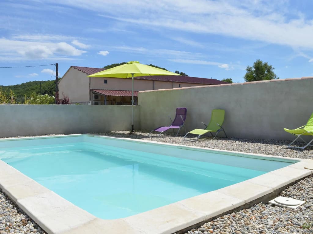 Chic Holiday Home in Pradons With Swimming Pool - Photo 2