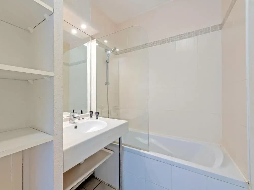 Sea-view Family Apartment - Miniature 6