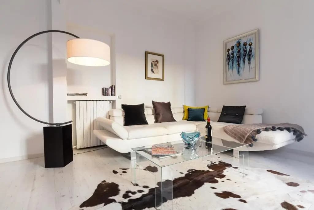Centrally Located Modern 2 Bed Apartment in Cannes With Aircon and High Ceilings and Modern Design - 696 - Photo 2