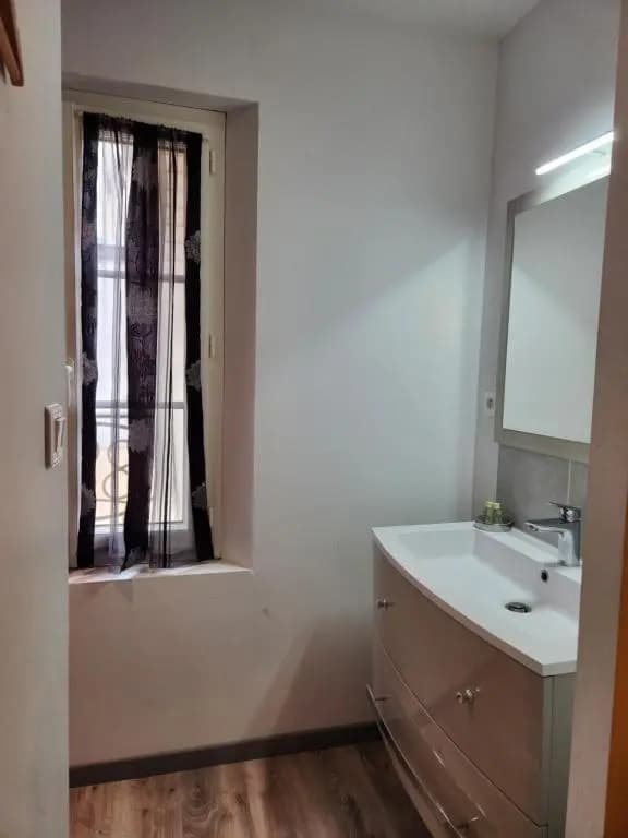 Chambres privées à Hautvillers, berceau du champagne avec salle de bain et toilettes incluses - Miniature 7