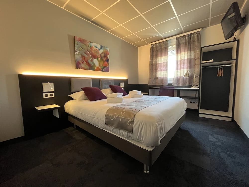 Brit Hotel Le Vesoul - Miniature 6