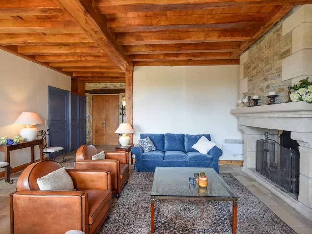 Elegant Villa in Saint-medard - Photo 2