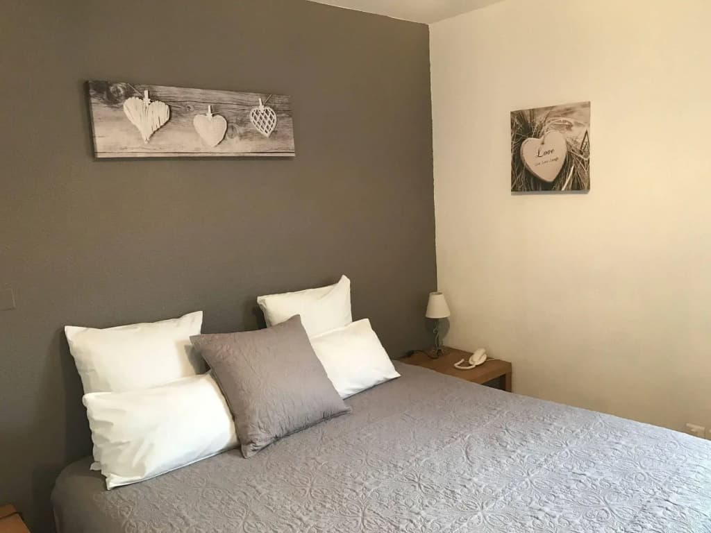 Hotel le president GARE TGV NIMES PONT DU GARD - Photo 3