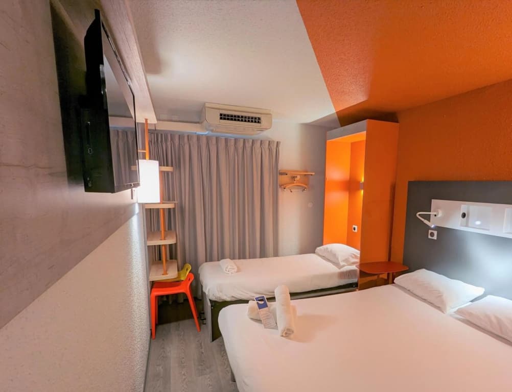 Ibis Budget Marseille Vieux Port - Photo 4
