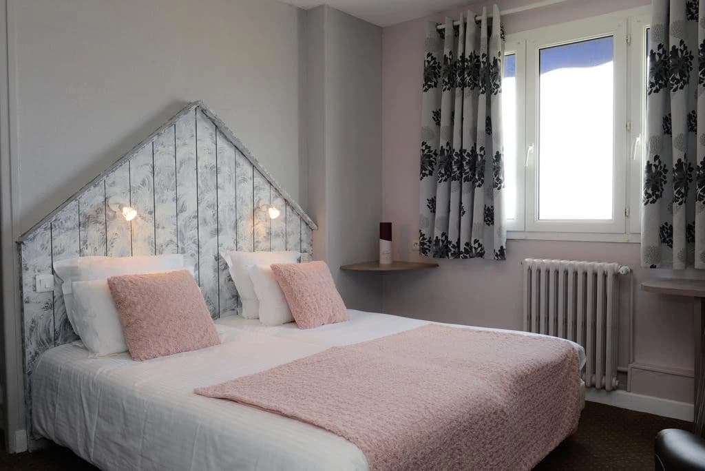 Hotel Saint Aubin - Photo 2