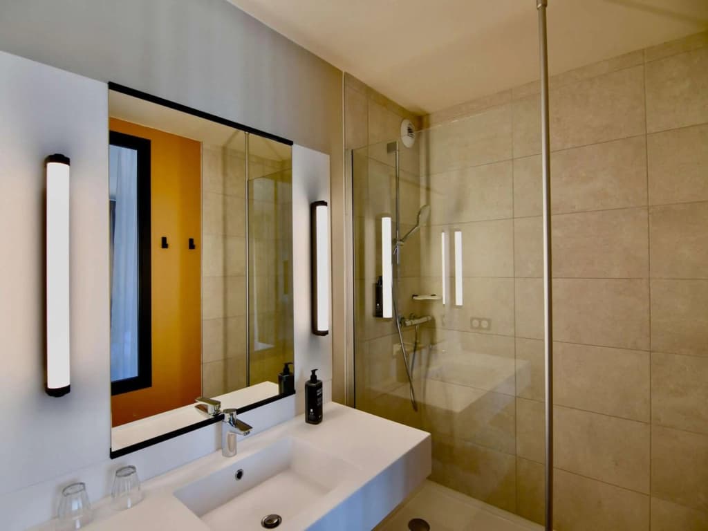 ibis Styles Saint Nazaire Centre Gare - Miniature 8