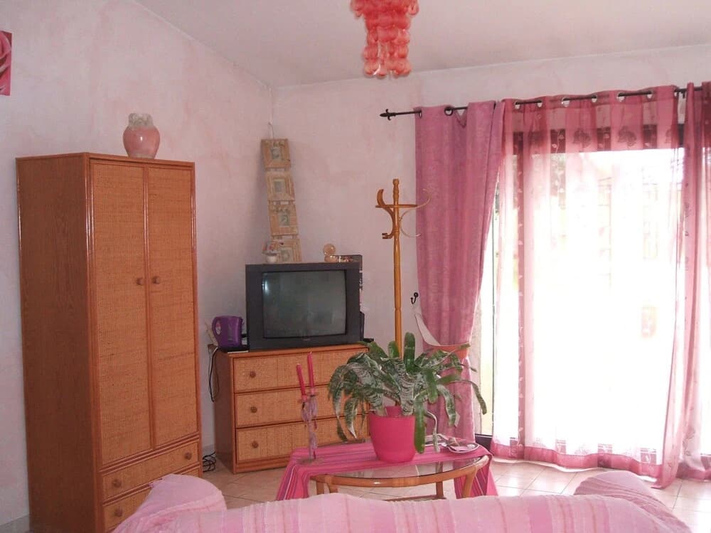 Stunning home in Chateaurenard w/ Outdoor swimming pool, WiFi and Outdoor swimming pool - Photo 2