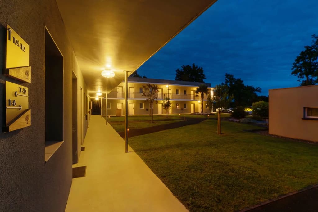 Sure Hotel by Best Western Mont-de-Marsan - Photo 1
