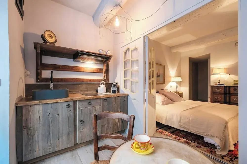 Charming Studio-1br-2p- In the Heart of Cannes - Photo 1