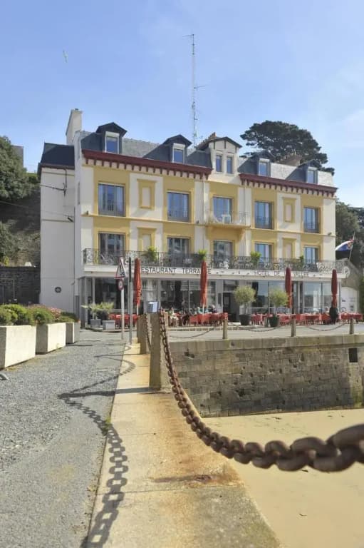 Hotel de la Vallee - Photo 1