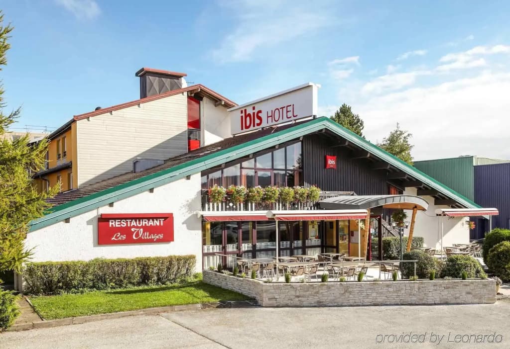 ibis Pontarlier - Photo 1