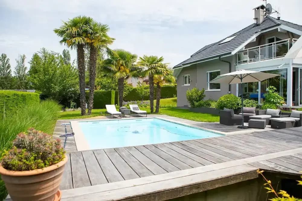 Villa au Bord du lac Avec Piscine Privee et Acces Direct au lac - Photo 1