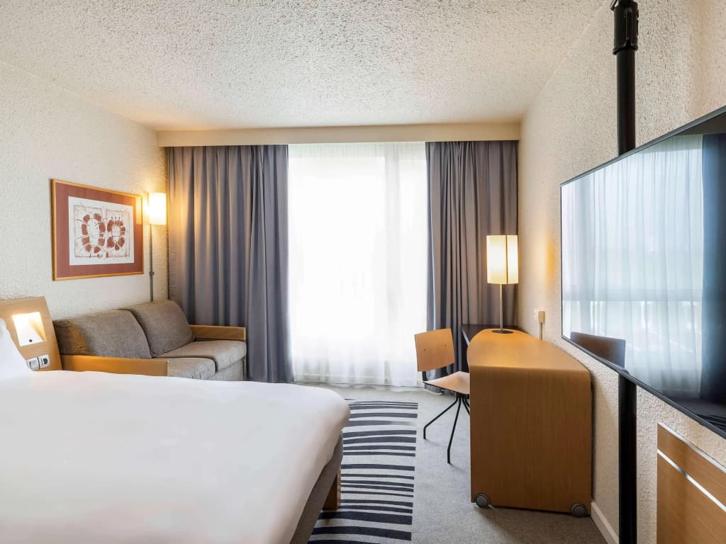 Novotel Valenciennes - Photo 2