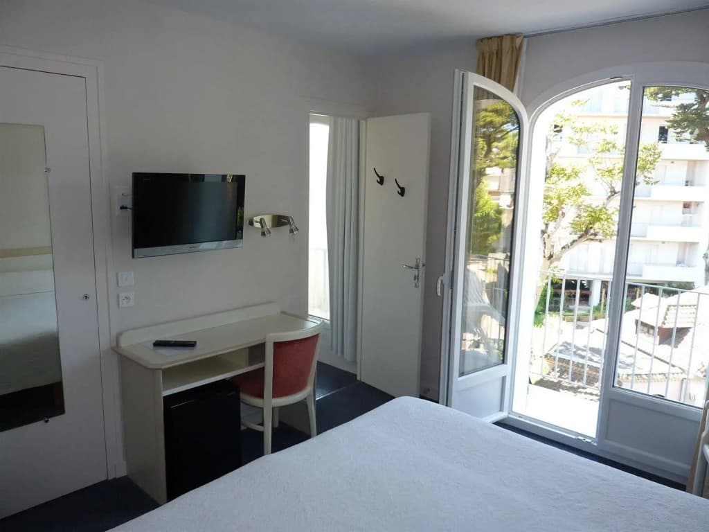 Hotel La Concorde - Photo 3