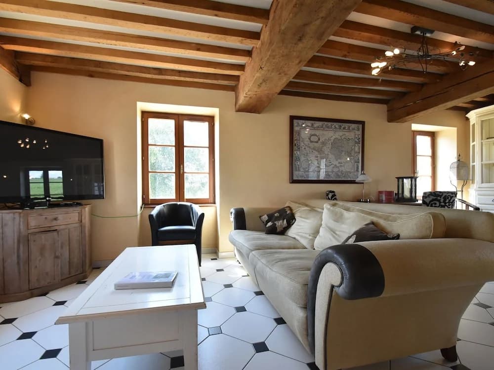 Vintage Farmhouse in Vinzelles with Pool - Photo 4