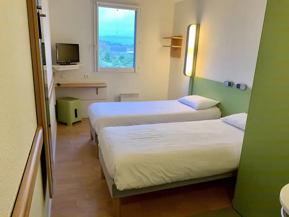 ibis budget Concarneau - Photo 4
