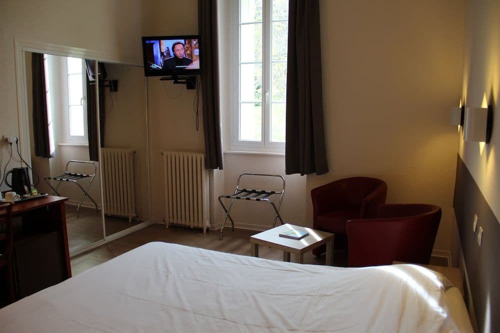 Logis Hôtel des Thermes - Photo 4
