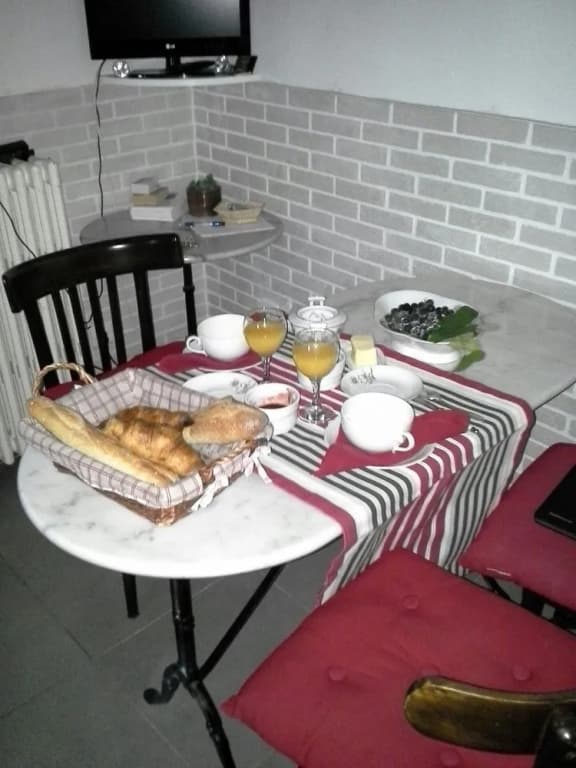 Bed  Breakfast La Campagne a Paris - Miniature 7