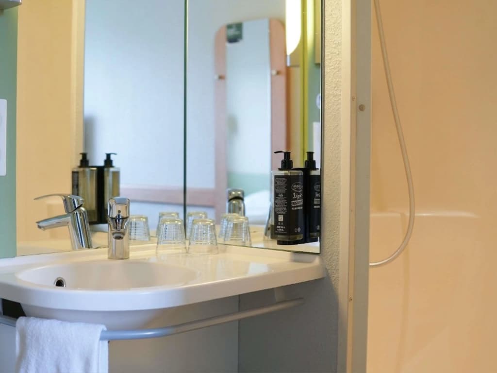 ibis budget Caen Porte de Bretagne - Miniature 7