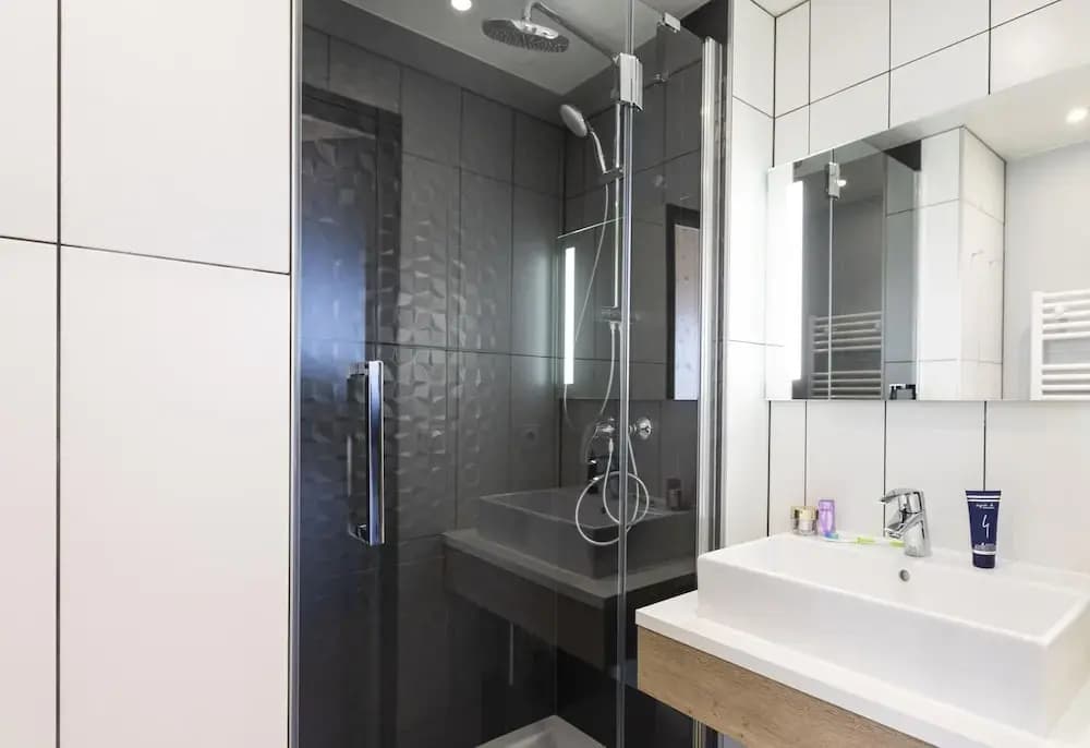 Apartment in Le Corbier With Heated Pool - Miniature 8