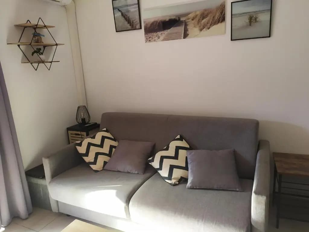 Beau studio avec grande terrasse - Photo 3