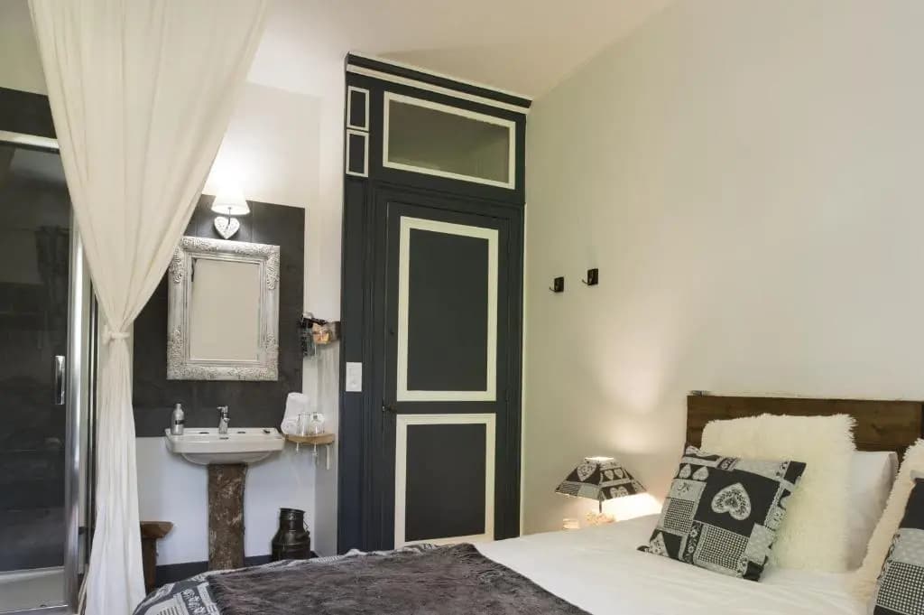 Baccara Lodge - Photo 3