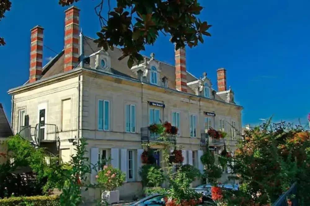 Hôtel Henri IV - Photo 1