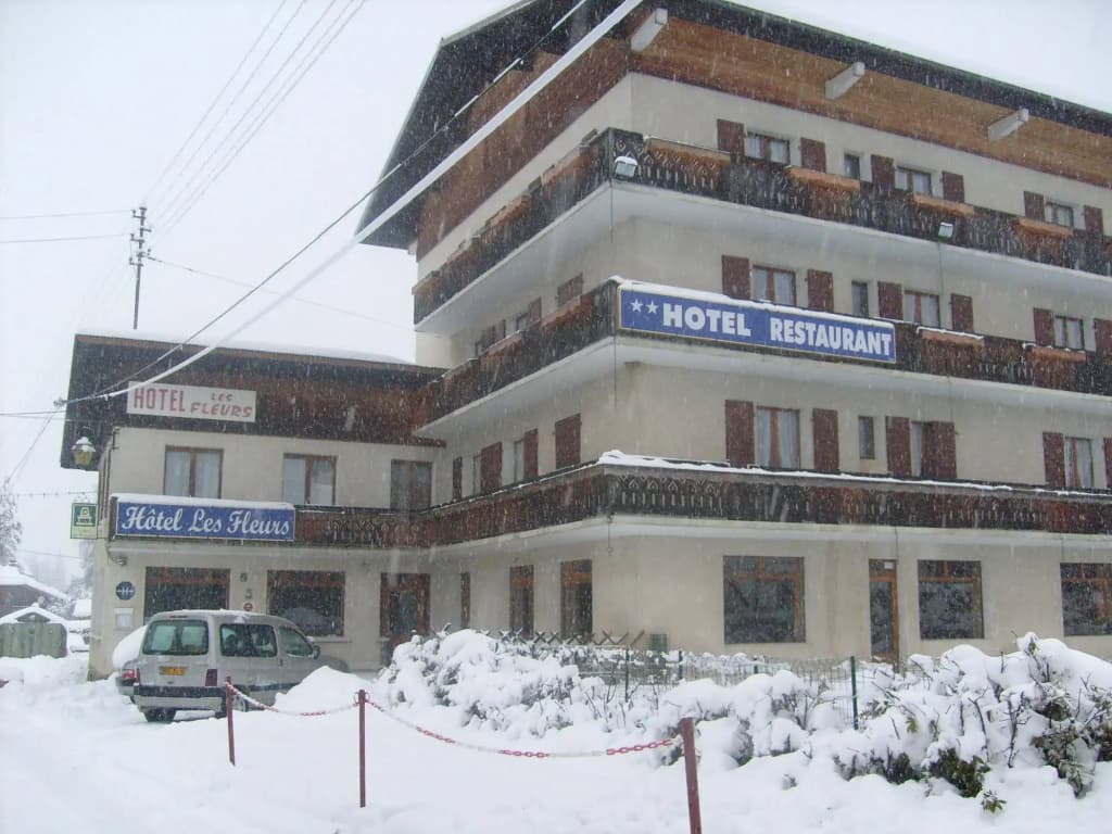 Hôtel Les Fleurs - Photo 1
