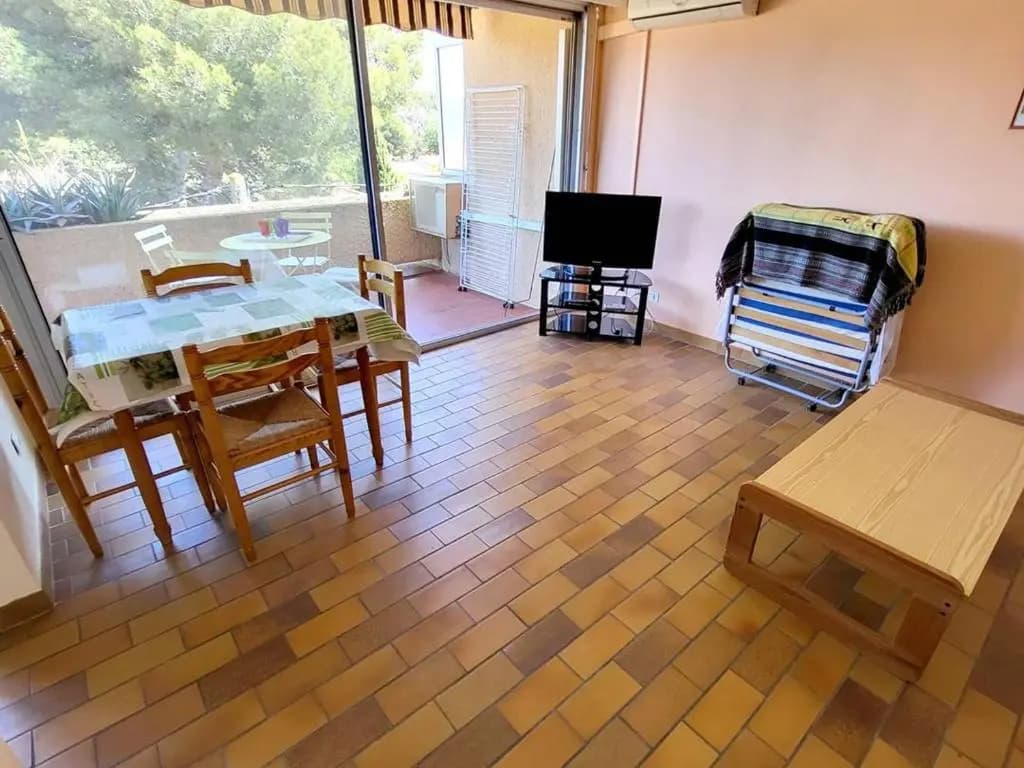 Appartement Le Brusc, 1 pièce, 2 personnes - FR-1-316-250 - Photo 2