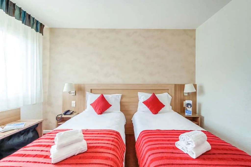 Brit Hotel Castres - Photo 2