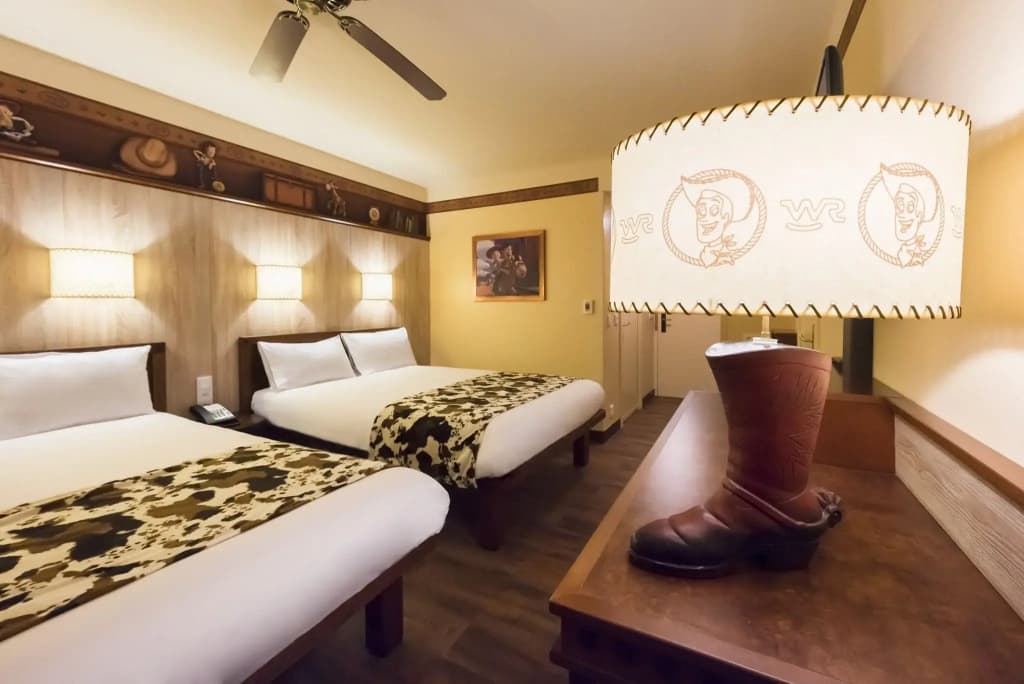 Disney Hotel Cheyenne - Miniature 8