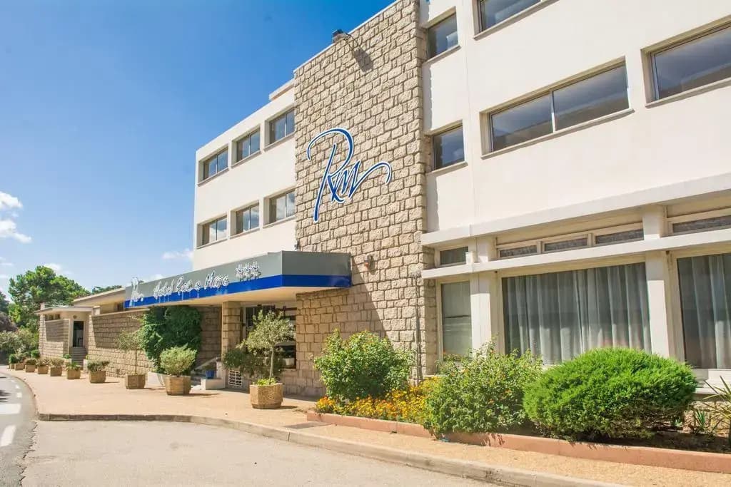 Hôtel Roc e Mare - Photo 1